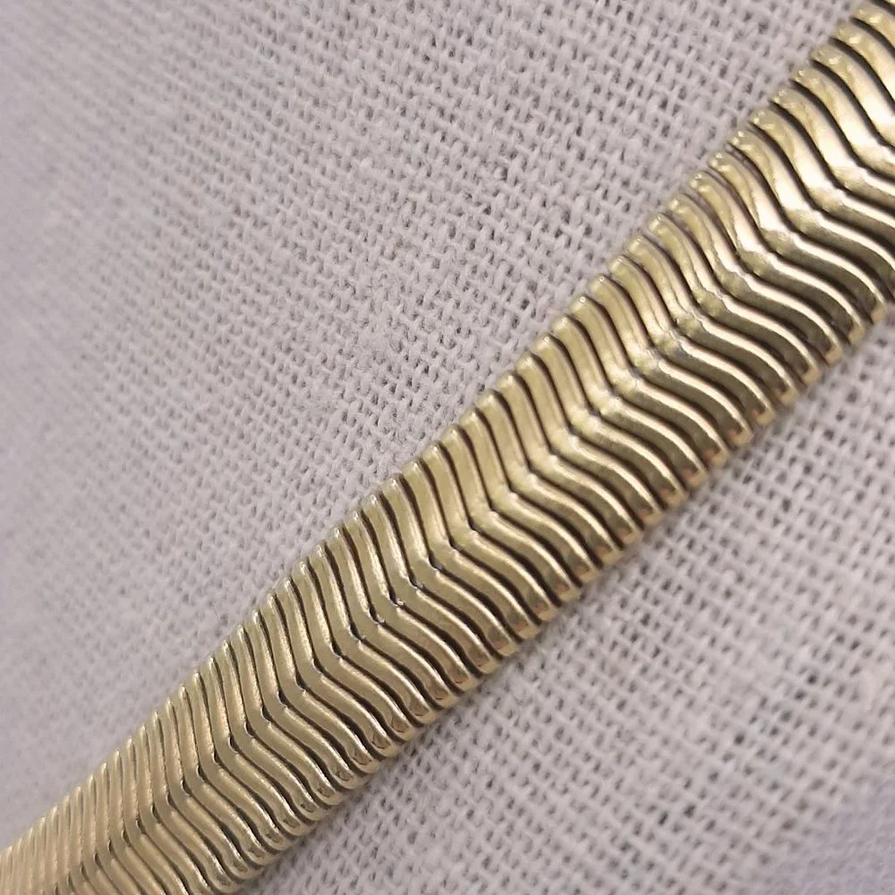 VTG Gold Tone Herringbone Chain Necklace 18.5" - Picture 4 of 4